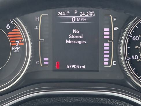 Used 2019 Jeep Cherokee Latitude Plus FWD image 13