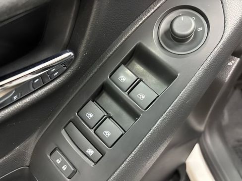 Used 2021 Chevrolet Trax LT w/ Premium Seat Package image 11