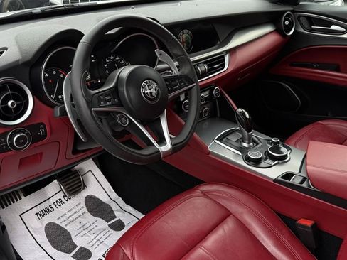 Used 2019 Alfa Romeo Stelvio Sport w/ Quick Order Package 22J Sport AWD/4WD image 28