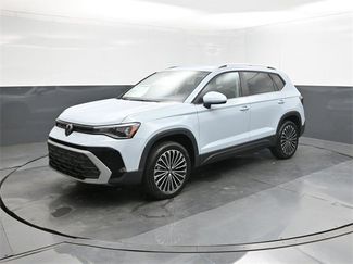 New 2025 Volkswagen Taos SE video 1