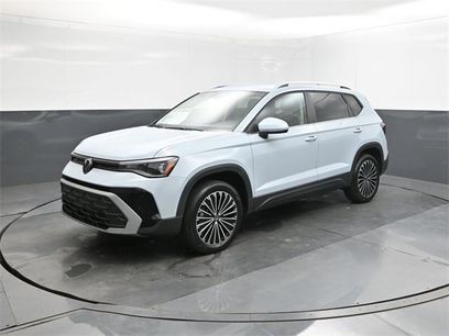 New 2025 Volkswagen Taos SE