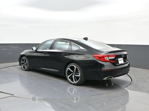 Used 2018 Honda Accord Sport image 5