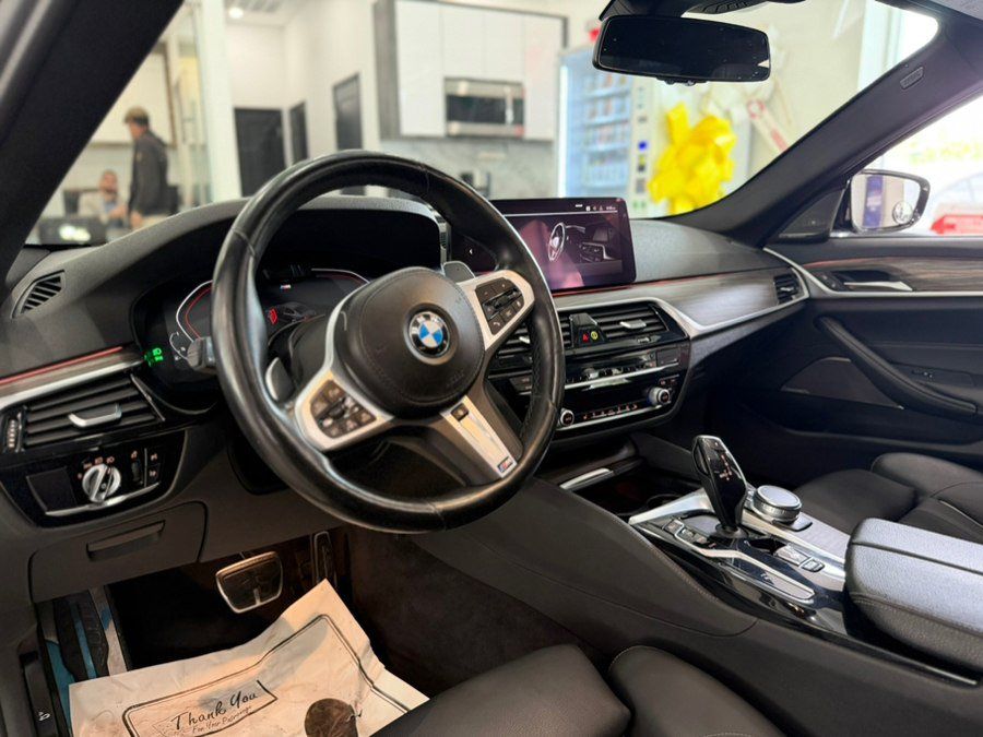 Used 2021 BMW 540i w/ M Sport Package RWD image 10