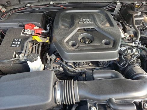 Used 2021 Jeep Wrangler Unlimited Sahara AWD/4WD image 28