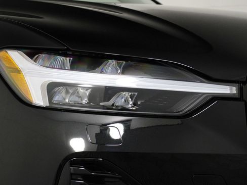 New 2026 Volvo XC60 B5 Plus w/ Climate Package PRO image 14