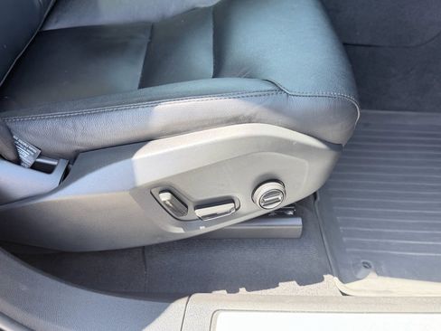 Used 2023 Volvo XC60 B5 Core FWD image 27