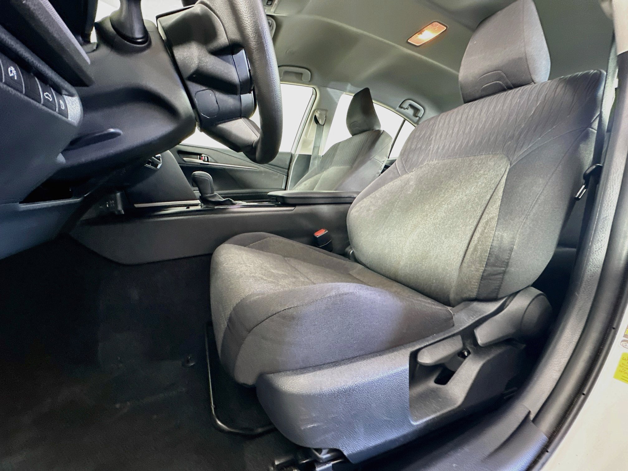 Used 2025 Toyota Camry LE FWD image 13