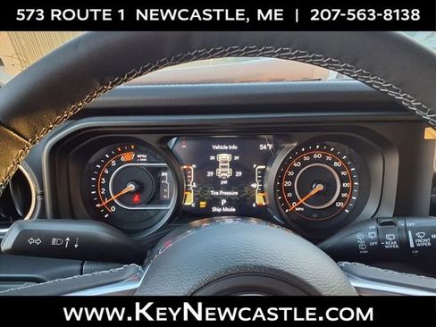 New 2026 Jeep Wrangler Unlimited Sahara AWD/4WD image 16