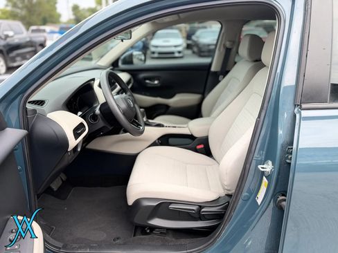 Used 2025 Honda HR-V LX image 12