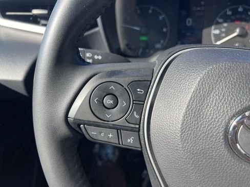 Used 2024 Toyota Corolla SE w/ SE Package image 19