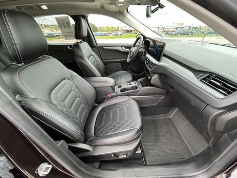 Used 2023 Ford Escape Platinum w/ Premium Technology Package AWD/4WD image 32
