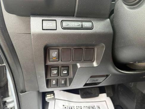 Used 2023 Nissan Frontier PRO-4X w/ Technology Package AWD/4WD image 22
