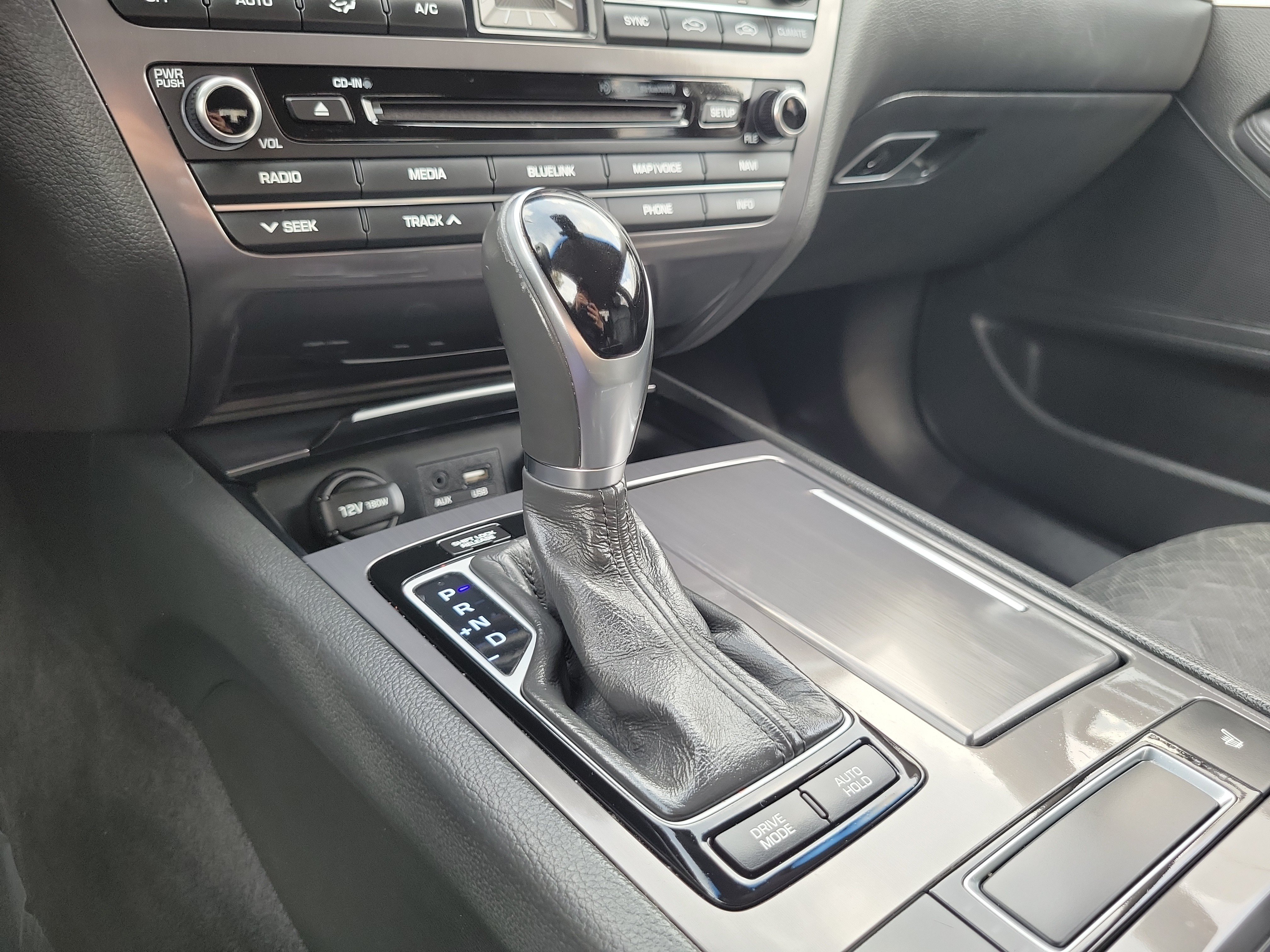 Used 2017 Genesis G80 3.8 RWD image 22