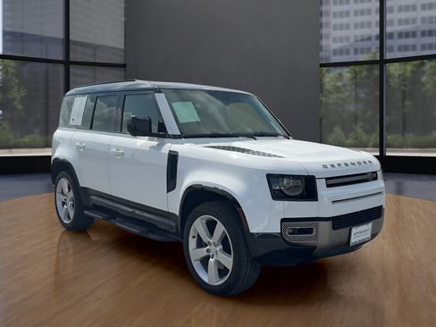 Used 2024 Land Rover Defender 110 X-Dynamic SE AWD/4WD image 3