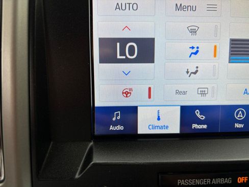 Used 2019 Ford F150 Lariat w/ Equipment Group 502A Luxury AWD/4WD image 21
