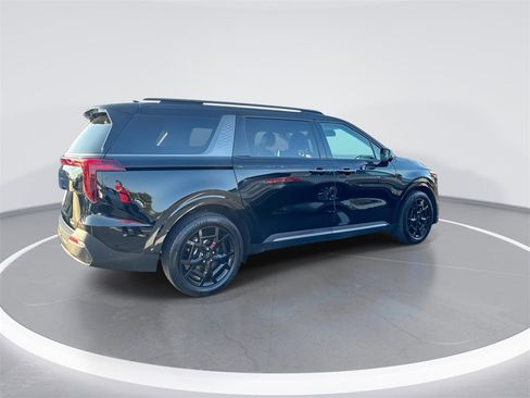 Used 2025 Kia Carnival SX Prestige image 9
