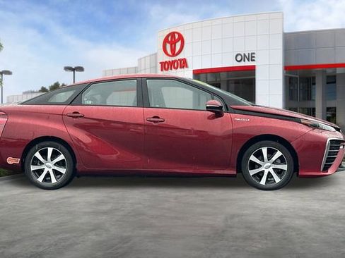 Used 2019 Toyota Mirai image 3