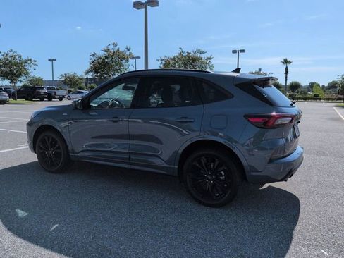 Used 2023 Ford Escape ST-Line Elite AWD/4WD image 6