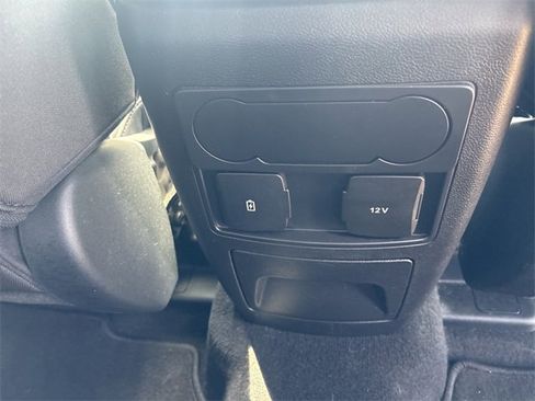 Used 2023 Ford Explorer XLT image 42