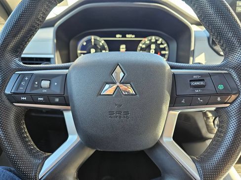 Used 2024 Mitsubishi Outlander SEL AWD/4WD image 19
