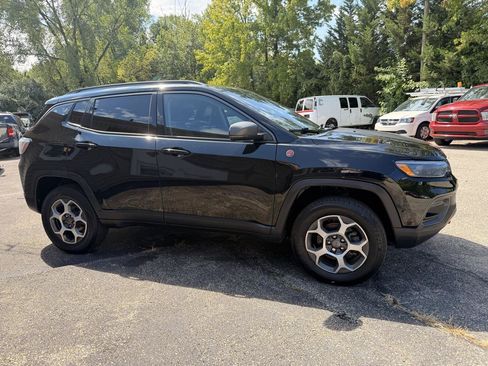 Used 2022 Jeep Compass Trailhawk w/ Trailhawk Elite Group AWD/4WD image 12