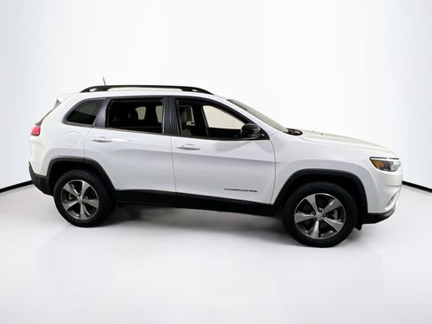 Used 2022 Jeep Cherokee Limited image 4