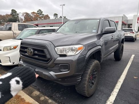 Used 2023 Toyota Tacoma SR image 29