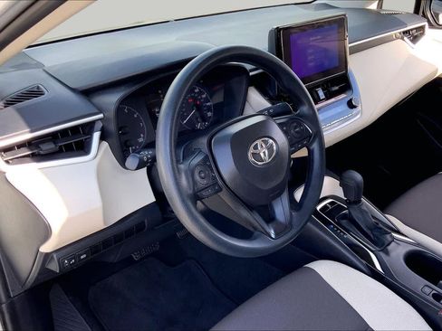Used 2025 Toyota Corolla LE FWD image 17