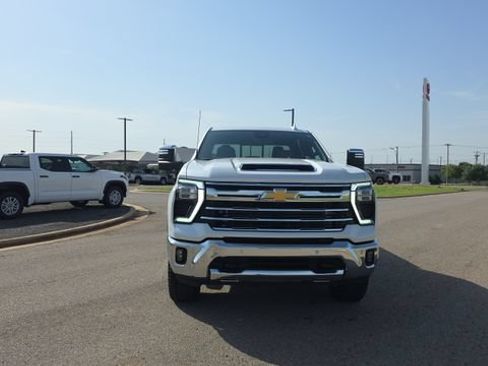 Used 2024 Chevrolet Silverado 2500 LTZ w/ LTZ Plus Package AWD/4WD image 3