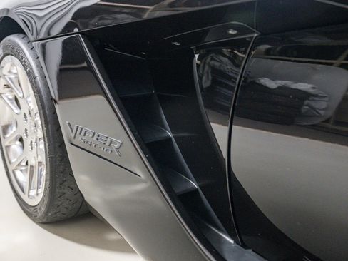 Used 2005 Dodge Viper SRT-10 image 42