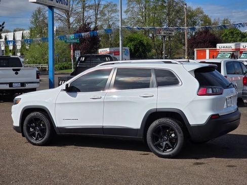 Used 2019 Jeep Cherokee Latitude Plus FWD image 29