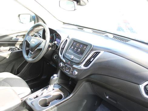 Used 2020 Chevrolet Equinox LT w/ LPO, Floor Liner Package image 17