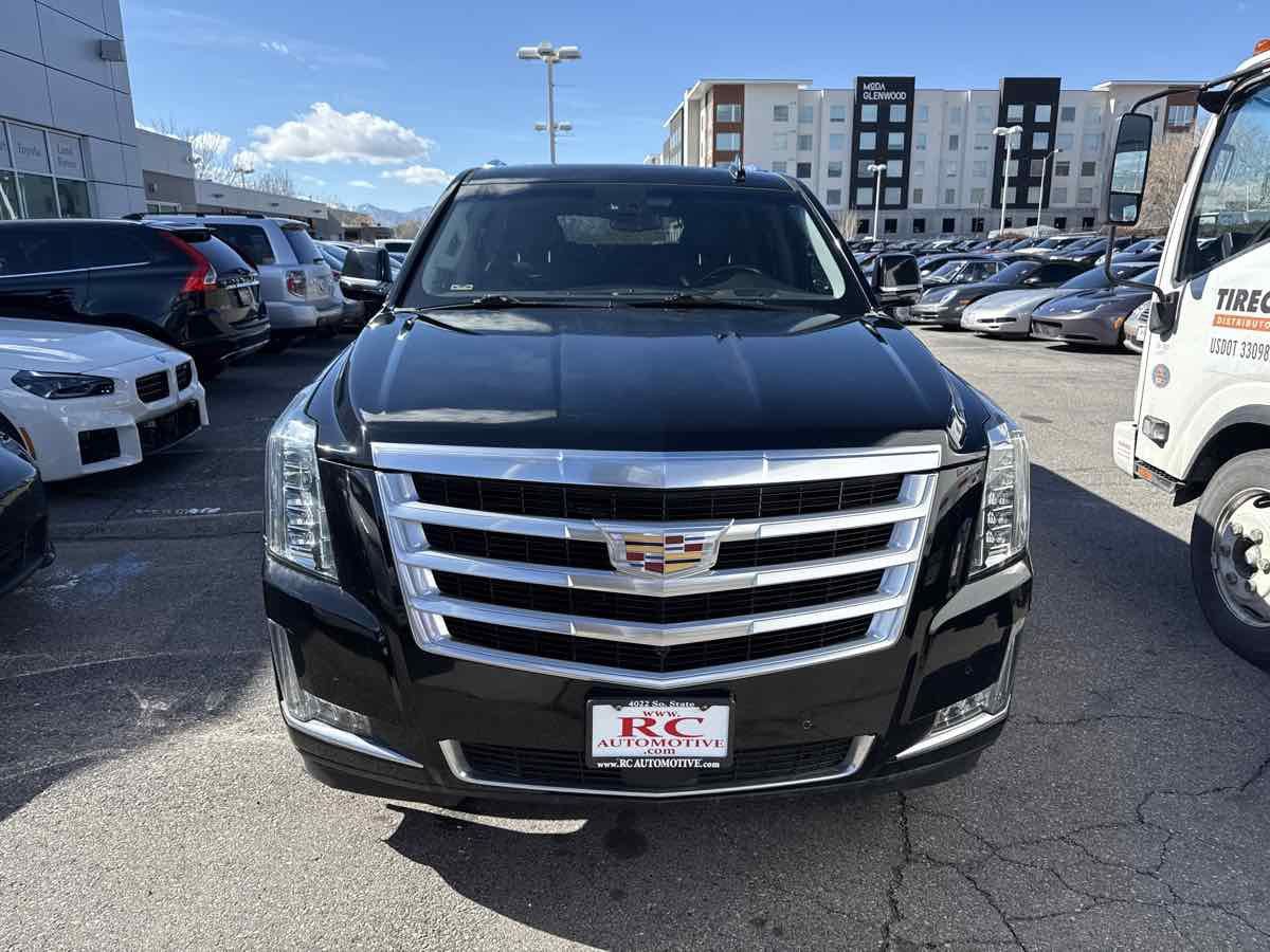 Used 2019 Cadillac Escalade ESV Premium Luxury AWD/4WD image 3