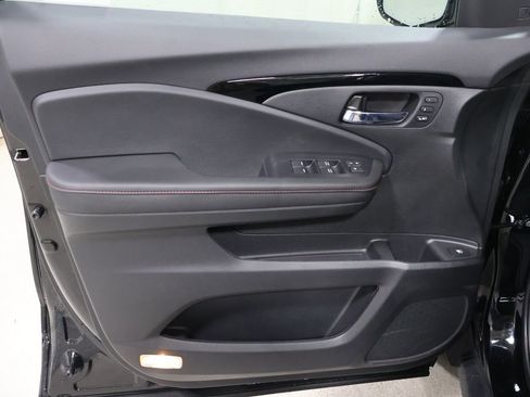 New 2026 Honda Ridgeline Black Edition image 8