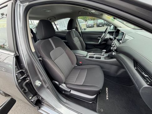 Used 2025 Nissan Sentra SV FWD image 34