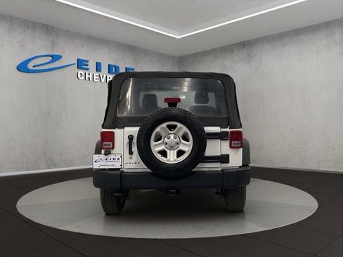 Used 2017 Jeep Wrangler Sport AWD/4WD image 11