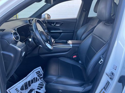 Used 2024 Mercedes-Benz GLC 300 image 27