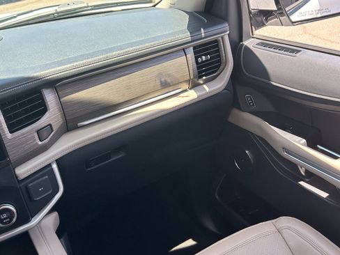 Used 2023 Ford Expedition Max Limited RWD image 20