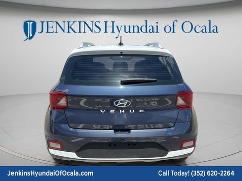 Certified 2024 Hyundai Venue Limited FWD image 4