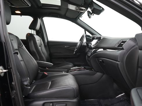 Used 2019 Honda Pilot Elite image 11