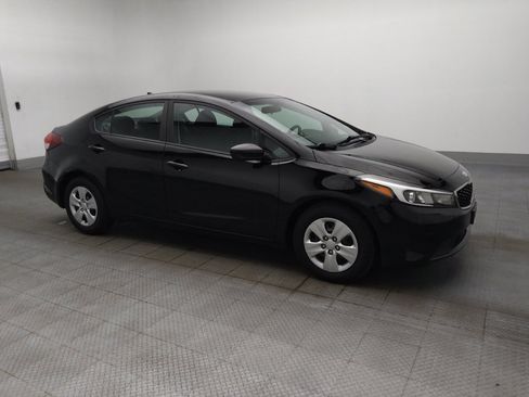 Used 2017 Kia Forte LX image 11