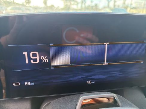 Certified 2024 Chevrolet Equinox EV RS image 9