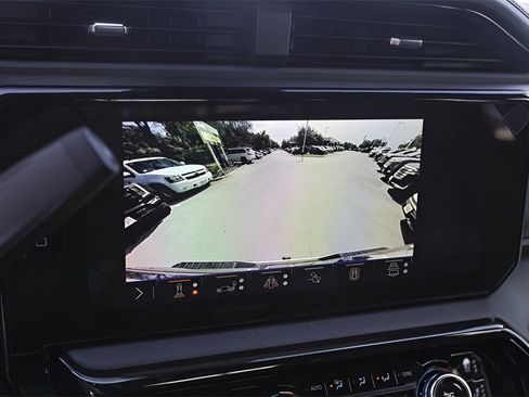 Used 2025 GMC Sierra 2500 AT4 w/ AT4 Premium Plus Package image 15