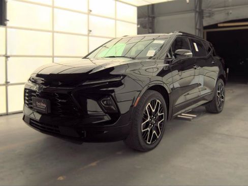 Used 2023 Chevrolet Blazer RS w/ Driver Confidence II Package FWD image 2