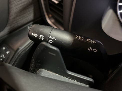 Used 2023 Nissan Rogue SV AWD/4WD image 21