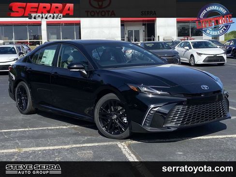 New 2026 Toyota Camry SE image 1