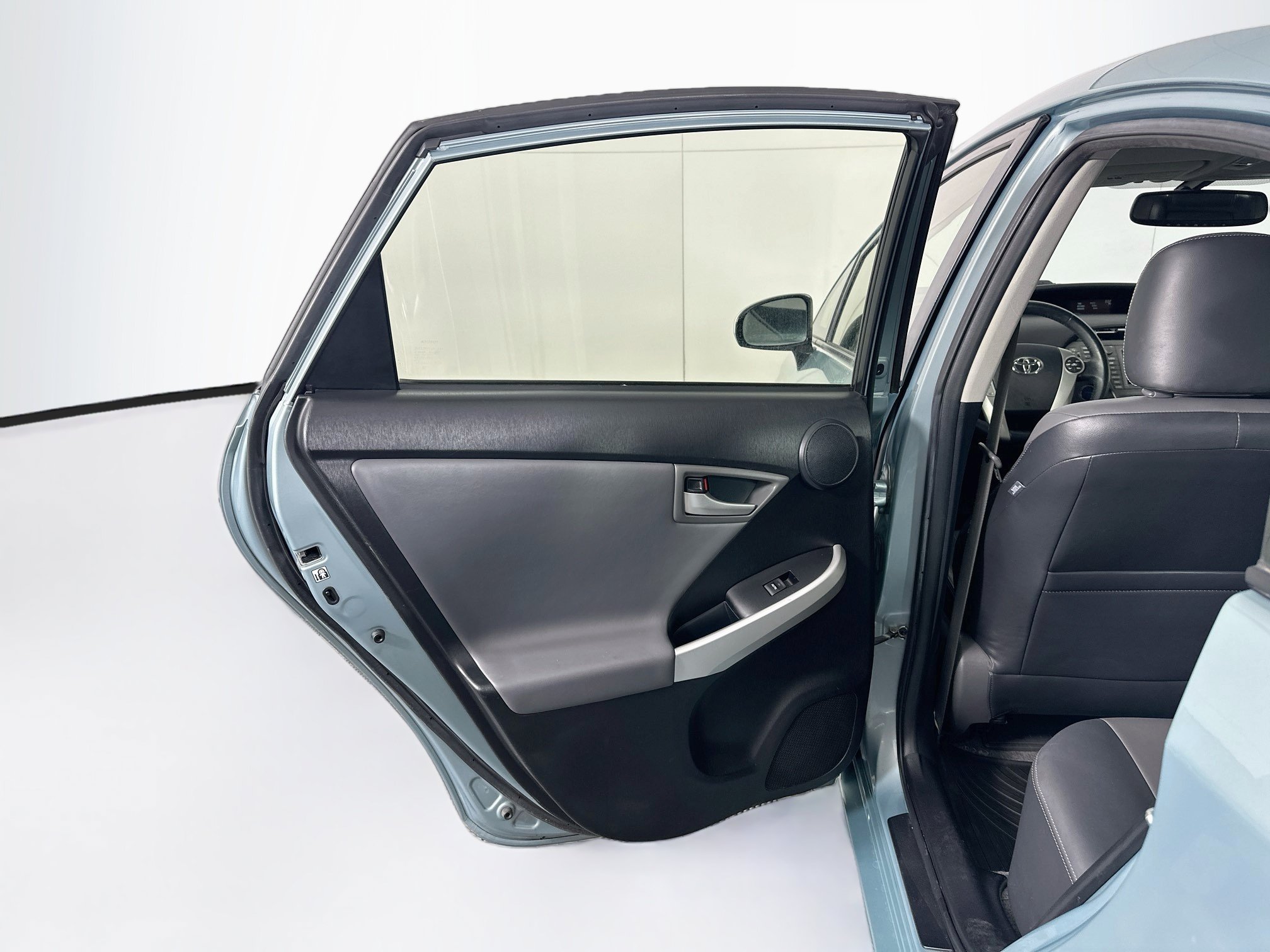 Used 2014 Toyota Prius Prime Advanced FWD image 26