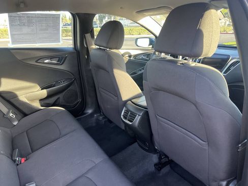 Used 2022 Chevrolet Malibu LT FWD image 9