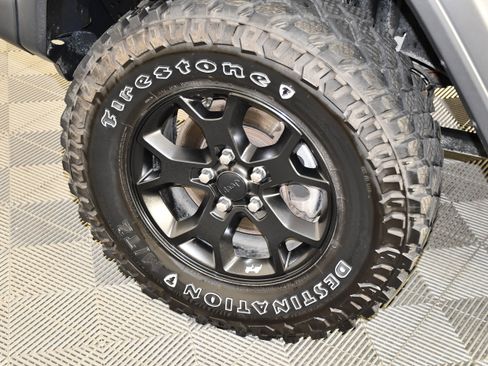 Used 2020 Jeep Wrangler Sport AWD/4WD image 35