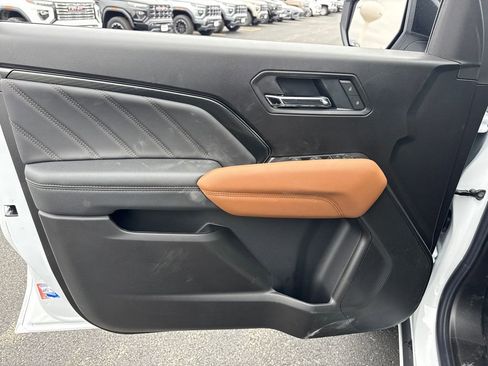 New 2026 GMC Canyon AT4 AWD/4WD image 15